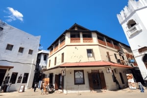 Zanzibar : aventure en tuktuk de jour avec un guide de la région