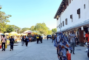 Zanzibar : aventure en tuktuk de jour avec un guide de la région