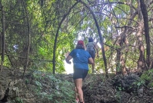 Tour de la ciudad de Zanzíbar y cueva con pozo de agua subterráneo
