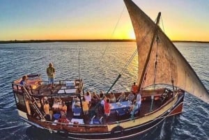 Zanzibar: Excursão à plantação de cocos e cruzeiro guiado ao pôr do sol