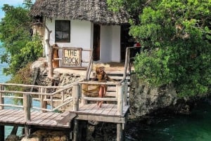 Zanzibar: Ruokailuelämys The Rock -ravintolassa