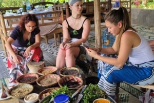 Zanzibar : fabrication de portes et de boutres, vie de village et déjeuner swahili