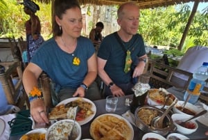 Zanzibar : fabrication de portes et de boutres, vie de village et déjeuner swahili