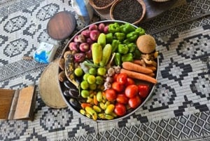 Zanzibar : fabrication de portes et de boutres, vie de village et déjeuner swahili