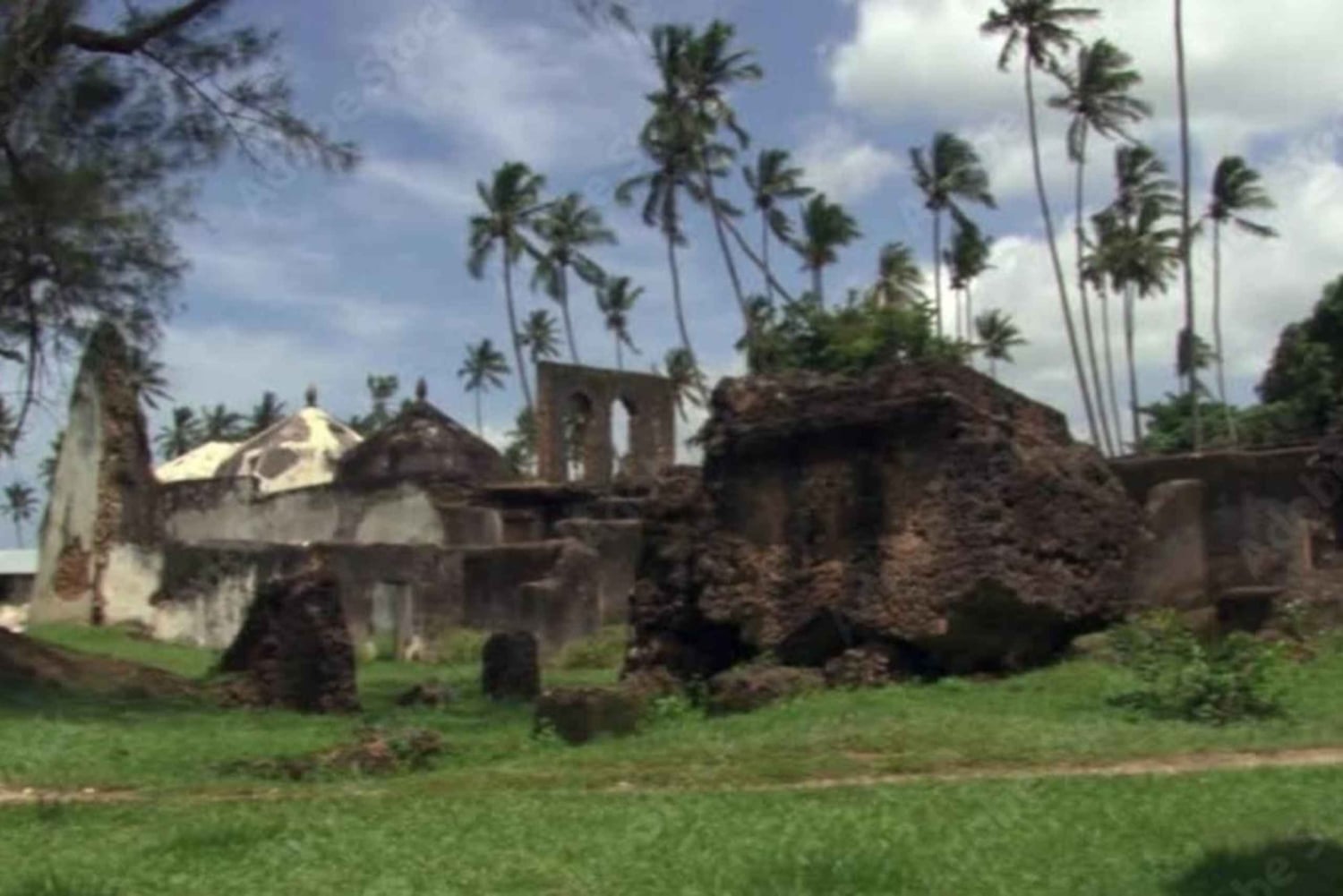 Zanzibar: tur til Fukuchani-grotten og portugisiske ruiner