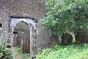 Zanzibar: tur til Fukuchani-grotten og portugisiske ruiner