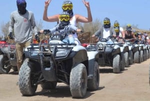 Zanzibar : visite du village de Tazari et baignade avec les tortues