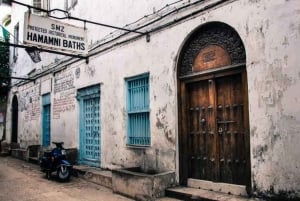 Занзибар: экскурсия с гидом по персидским баням Хамамни