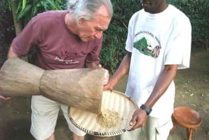 Sansibar: Yksityinen retki Jozanin metsään paikallisen oppaan kanssa.