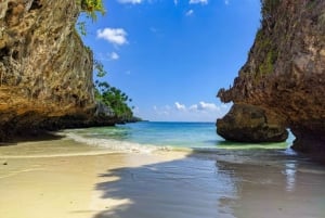 Занзибар: лес Джозани, бабочки, черепахи и пляж Мтенде