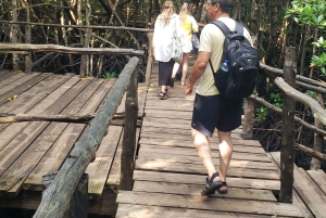 ザンジバル：ジョザニの森、巨大カメ、ムテンデビーチのツアーをご案内いたします