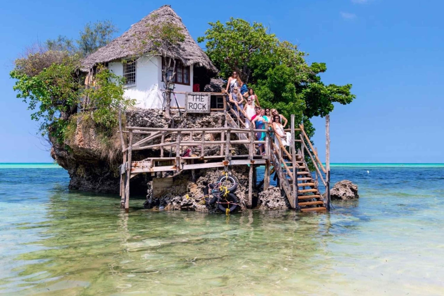 ザンジバル：ジョザニの森、クザの洞窟、ロックレストランのツアーをご案内いたします