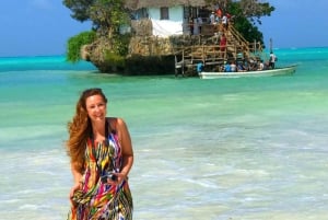 ザンジバル：ジョザニ森林、クザ洞窟＆ロックレストランツアー