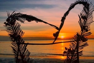 Sansibar: Jozanin metsä, Salaamin ja Maalumin luolat ja auringonlasku.