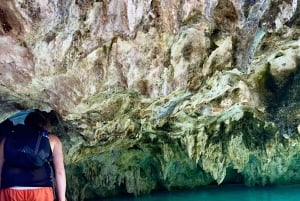 Zanzíbar: Natación con tortugas marinas en Kizimkazi y excursión a la cueva de Salaam