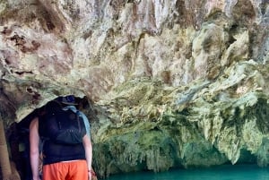 Zanzíbar: Natación con tortugas marinas en Kizimkazi y excursión a la cueva de Salaam