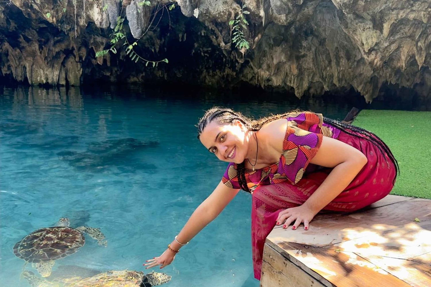 Zanzibar: Kizimkazi Sea Turtle Swim & Salaam Cave Tour