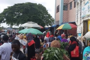 Zanzíbar: tour por los mercados locales en tuk-tuk