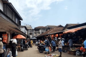 Zanzíbar: tour por los mercados locales en tuk-tuk