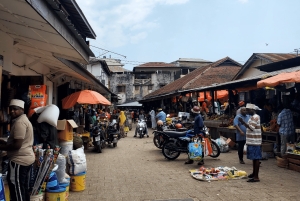 Zanzibar : visite des marchés locaux en tuk-tuk
