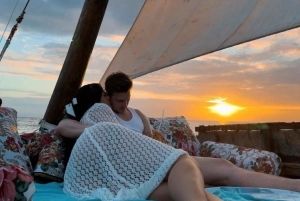 Crociera di lusso al tramonto a Zanzibar