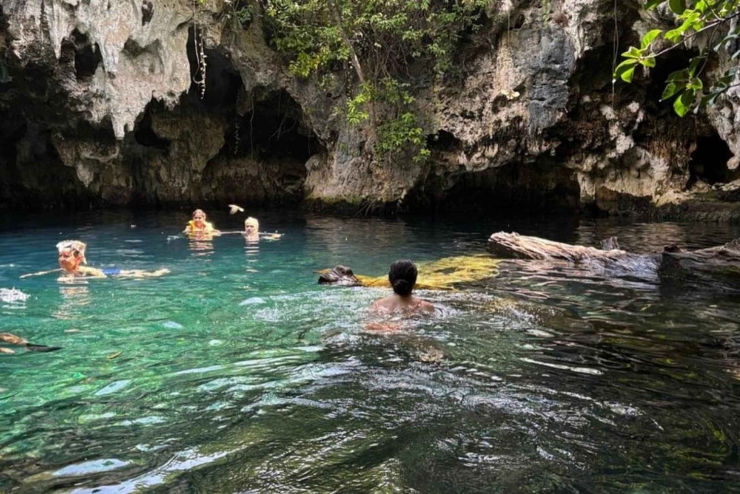 Zanzibar: visita guiada à gruta Maalum com mergulho