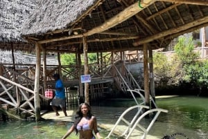 Sansibar: Maasai-kyläretki ja uiminen kilpikonnien kanssa laguuneissa