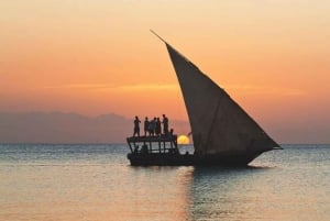 Zanzibar: visita à aldeia Maasai com cruzeiro de dhow ao pôr do sol
