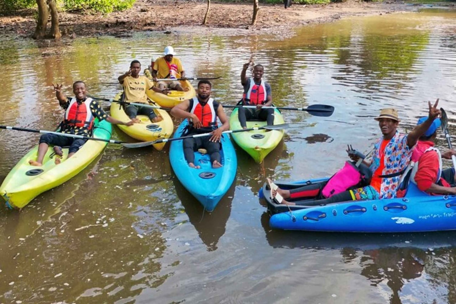 Zanzibar: Kajakpaddling i mangroven och bytur med frukt
