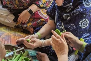 Sansibar: Ruoanlaittokurssi, sansibarialainen keittiö ja maustekierros paikallisen oppaan kanssa