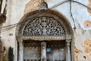 Sansibar: Schnorcheln am Mnemba-Atoll, Dorf- & Stone Town-Tour