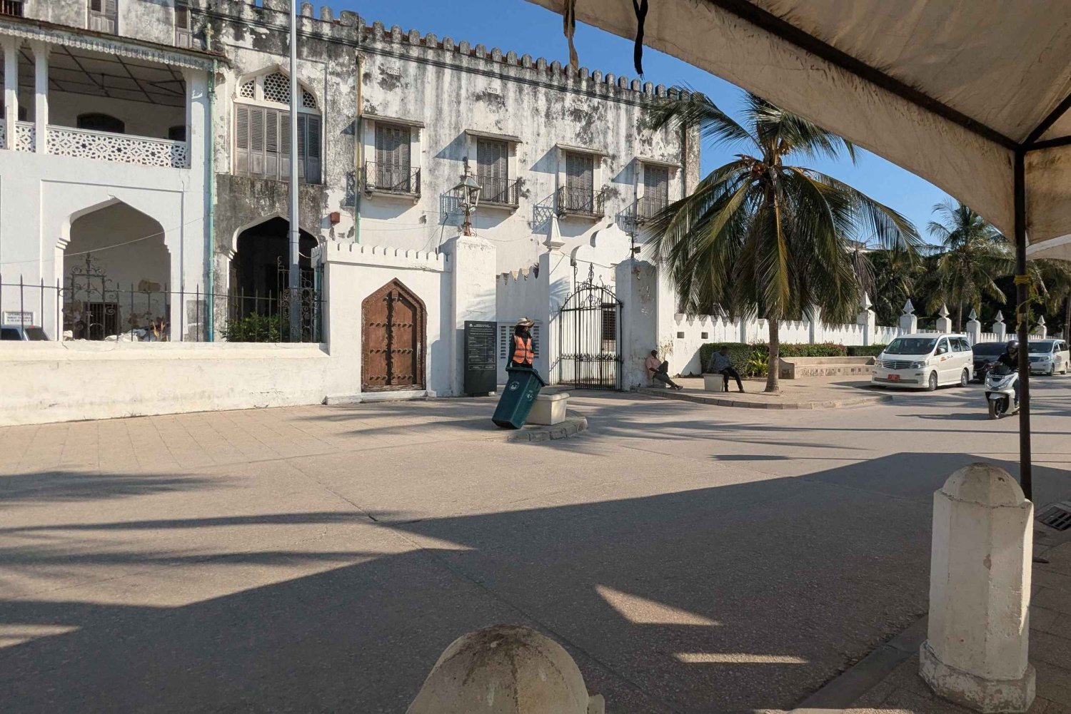 SANSIBAR: Kivikaupunki ja maustefarmi