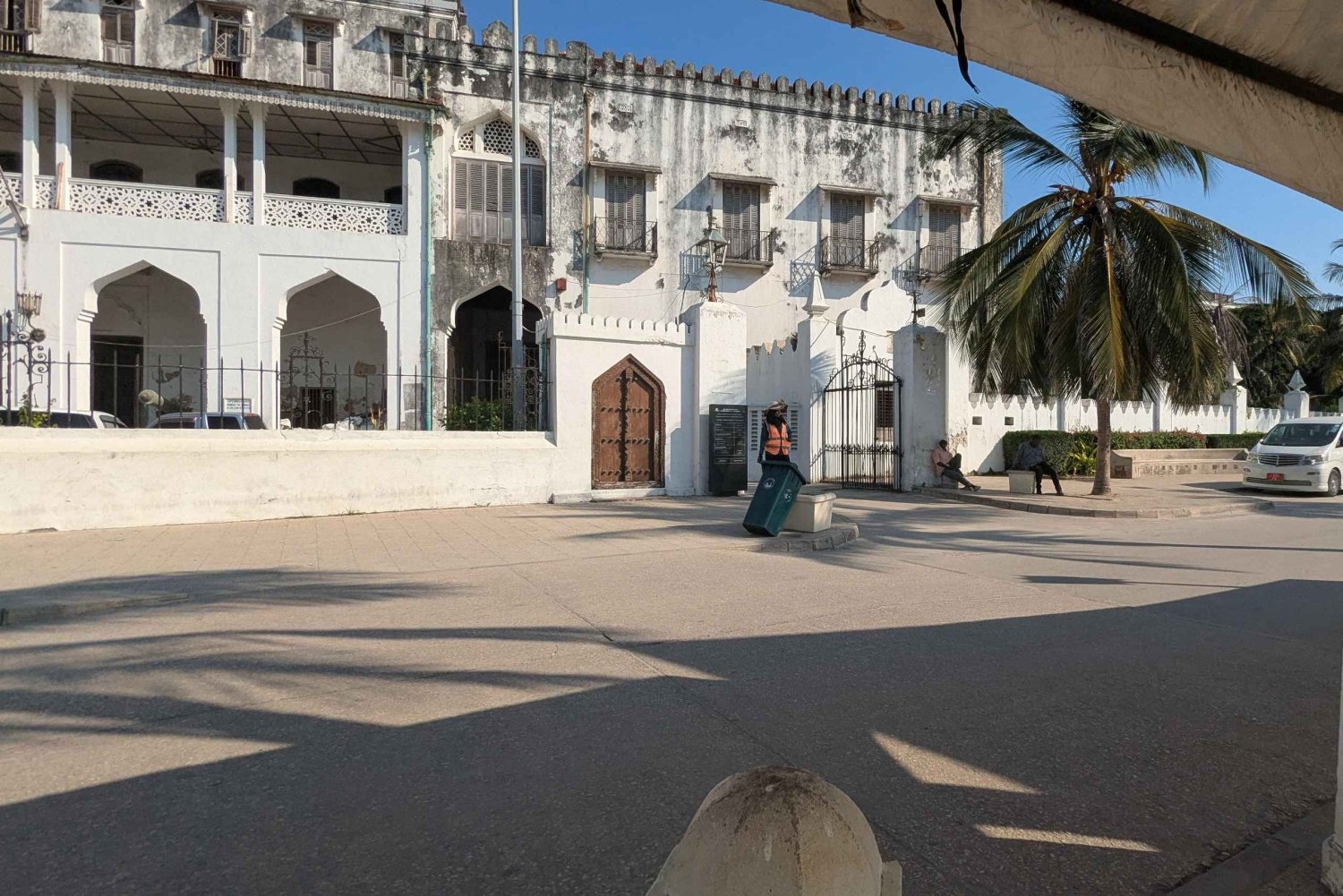 SANSIBAR: Kivikaupunki ja maustefarmi