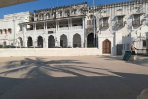 SANSIBAR: Kivikaupunki ja maustefarmi