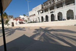 SANSIBAR: Kivikaupunki ja maustefarmi