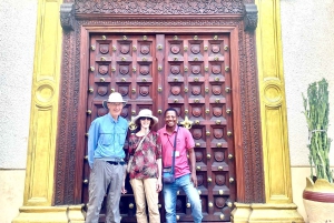 Zanzibar: Byrundtur i Ng'ambo med TukTuk og lokale madstop