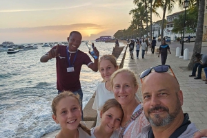 Zanzibar: Byrundtur i Ng'ambo med TukTuk og lokale madstop