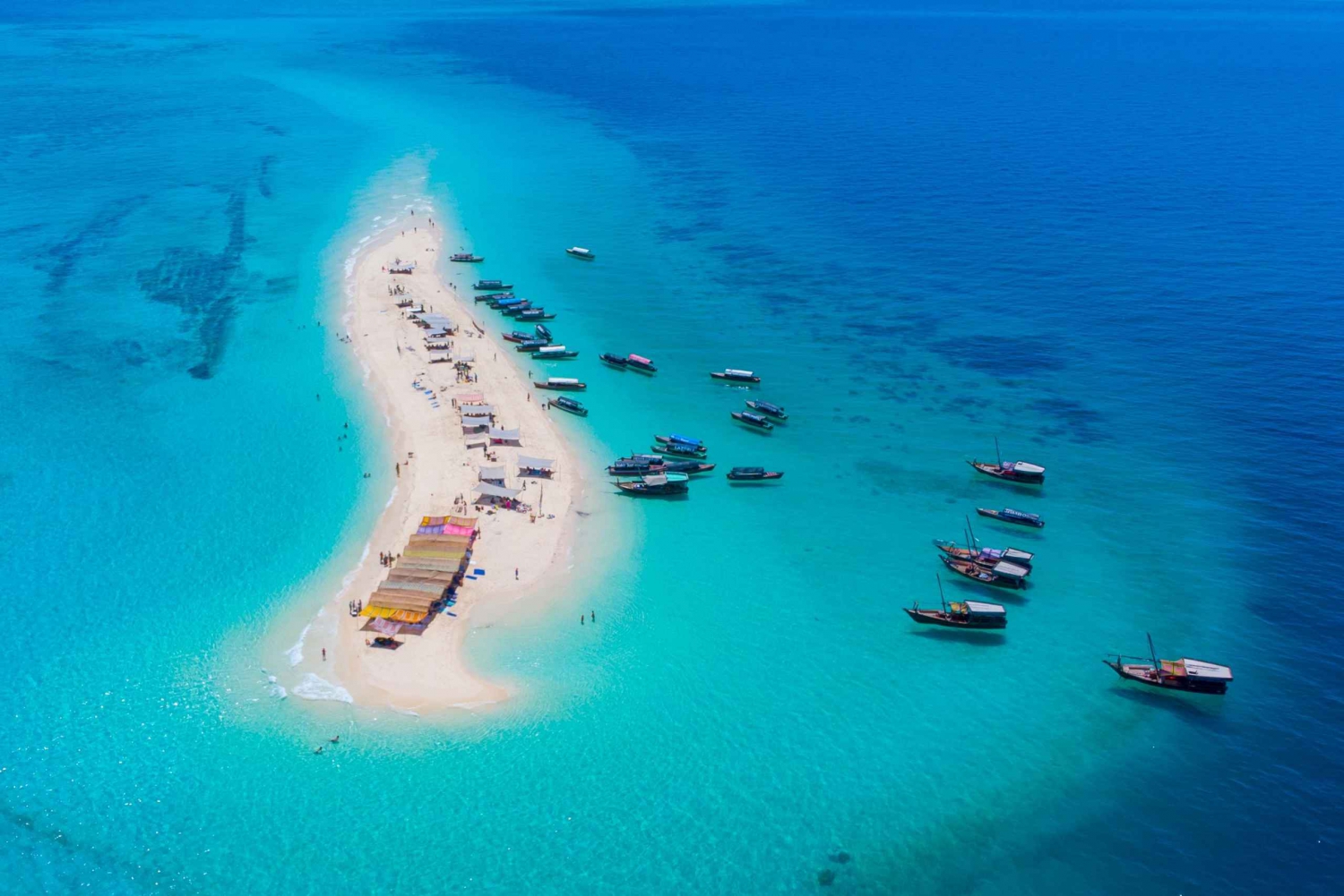 Giorno Zanzibar Isola della prigione, banco di sabbia di Nakupenda con pranzo