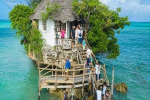 ZANZIBAR: Vankilasaari, Salaam-luola ja The Rock -ravintola