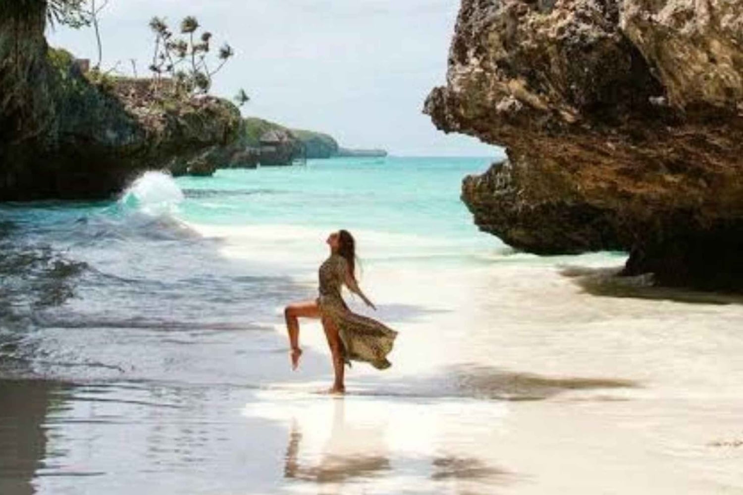 Zanzíbar: isla prisión, santuario de tortugas marinas + playa de Mtende