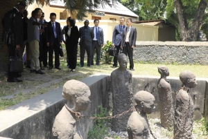 ZANZIBAR: Fängelseön, Stone Town och den tidigare slavmarknaden