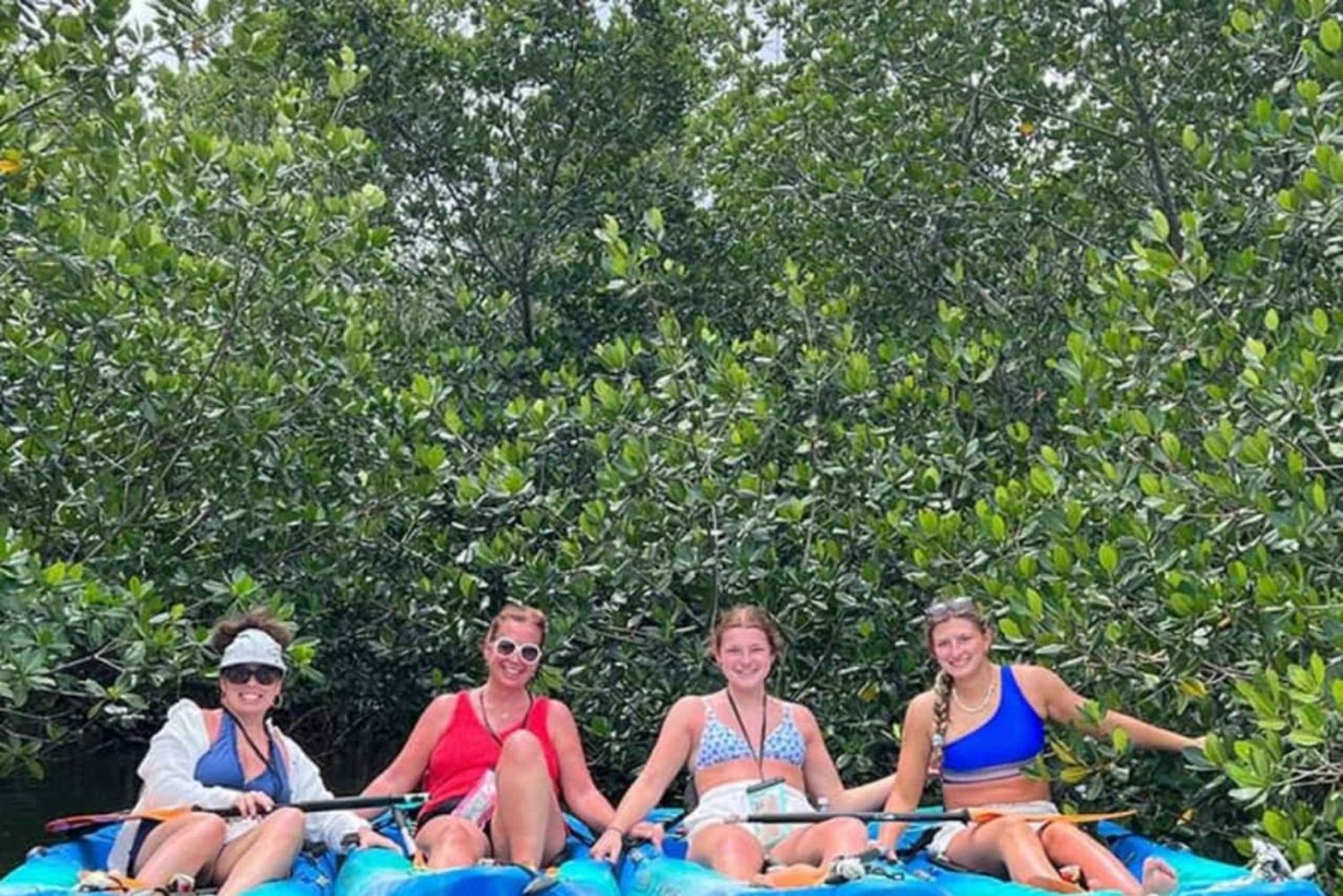 ZANZIBAR: Wizyta na wyspie więziennej i spływ kajakowy po namorzynach Uzi