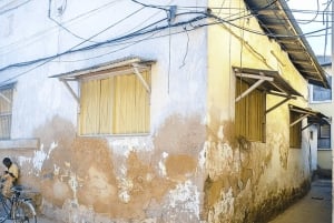 Zanzibar: prywatny rejs o zachodzie słońca z tradycyjną muzyką