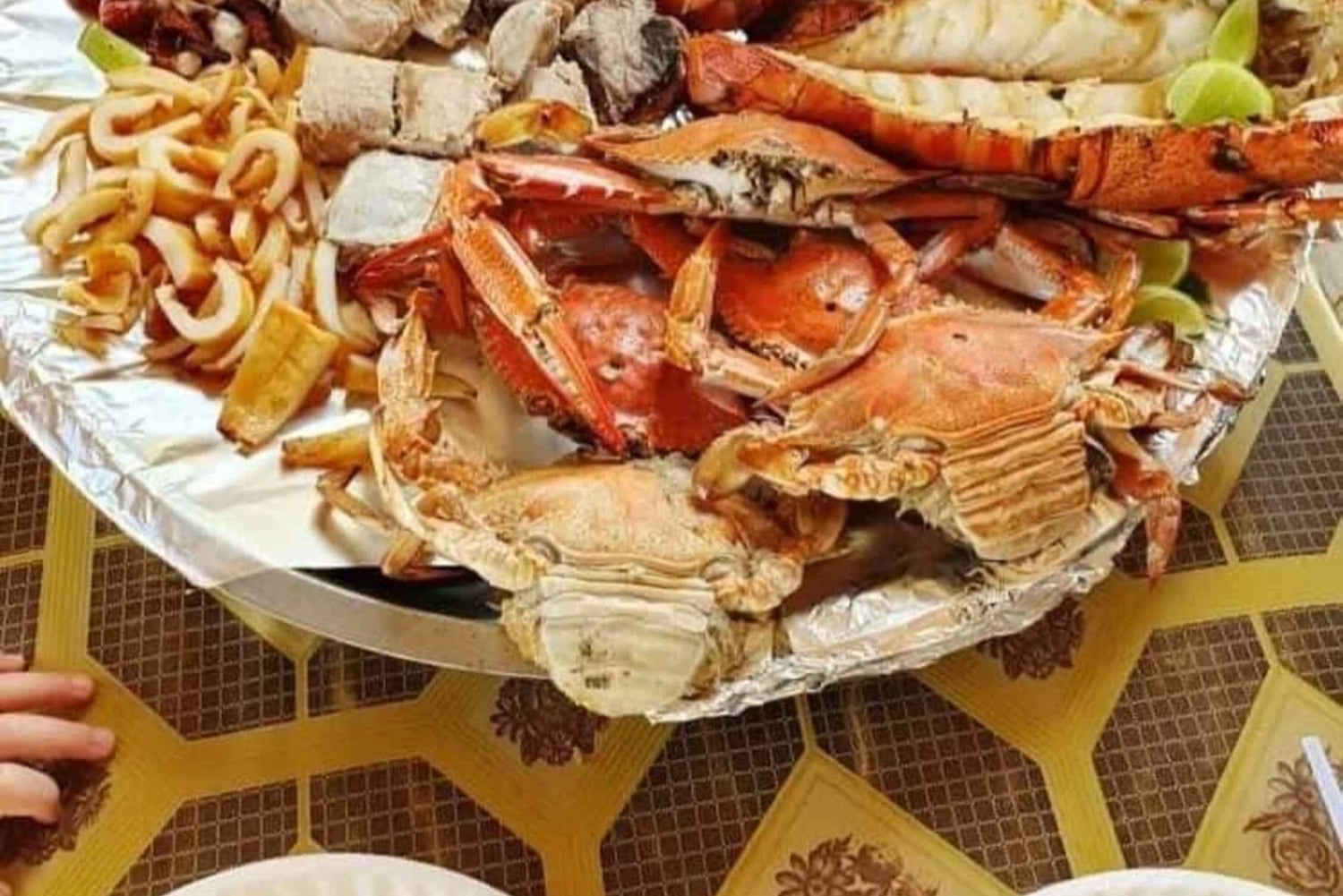 ザンジバル：プングメ島 終日ツアー、シュノーケリングとBBQランチ付き