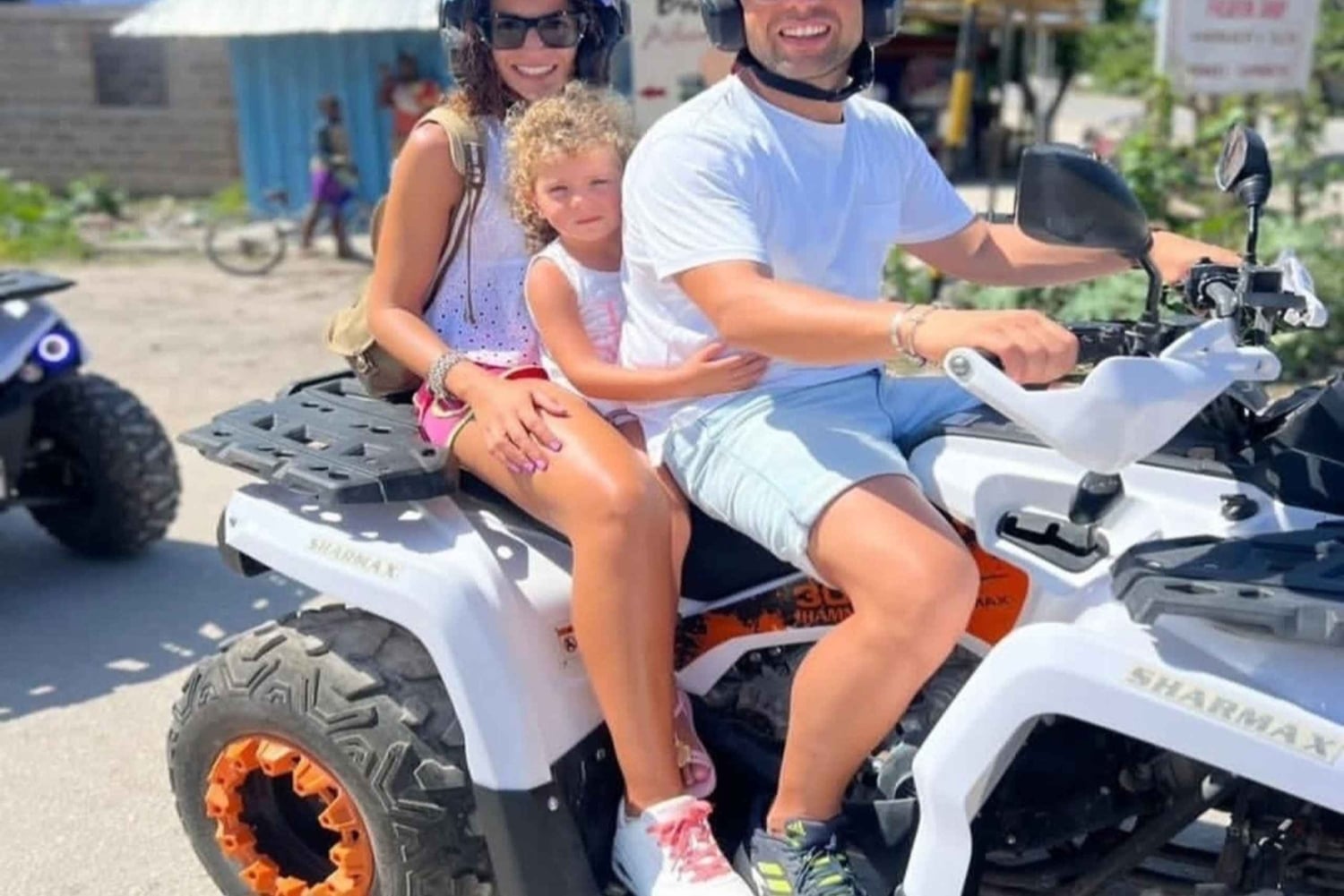 ザンジバル：ケンドワまたはヌングワ発 クワッドバイクアドベンチャー