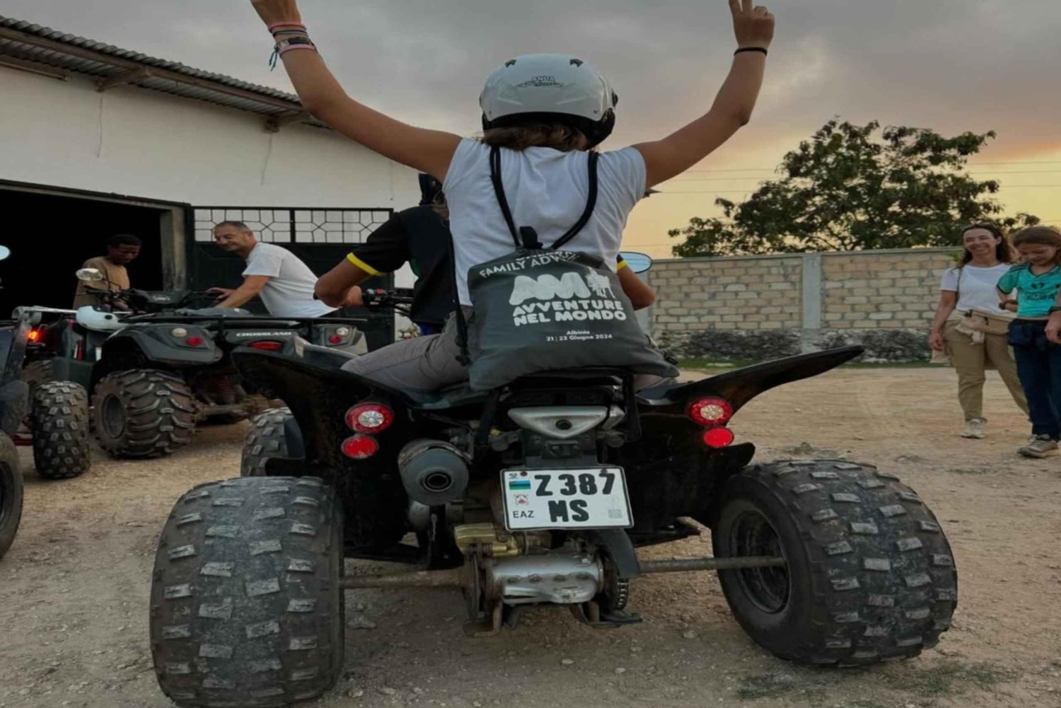 ザンジバル：ケンドワまたはヌングワ発 クワッドバイクアドベンチャー