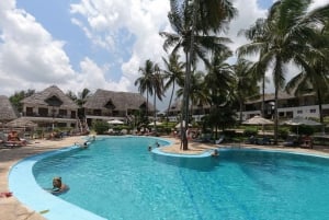 Zanzibar: 1 Day Pass all inclusive island Resort experience