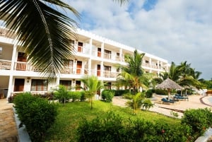Zanzibar: 1 Day Pass all inclusive island Resort experience