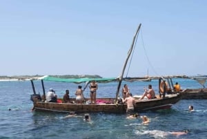 Zanzibar: Blue Safari Kwale Islandilla snorklaus & grilliateria