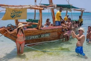 Zanzibar: Blue Safari Kwale Islandilla snorklaus & grilliateria